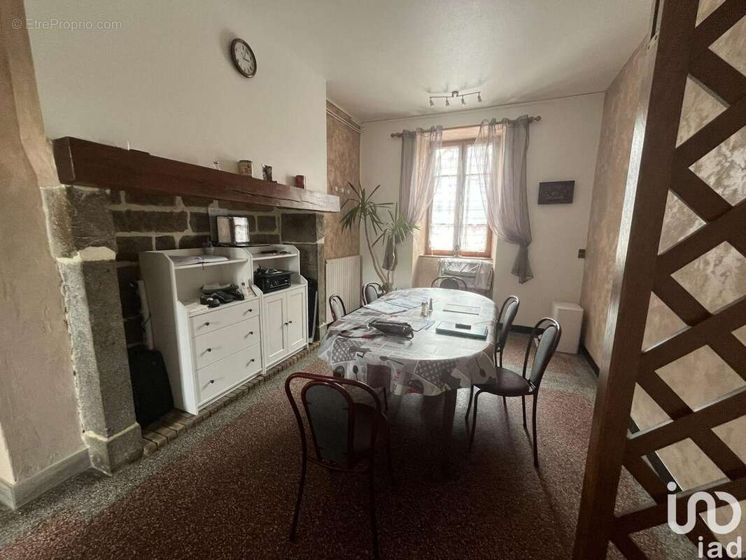 Photo 3 - Commerce à SAINT-AVIT