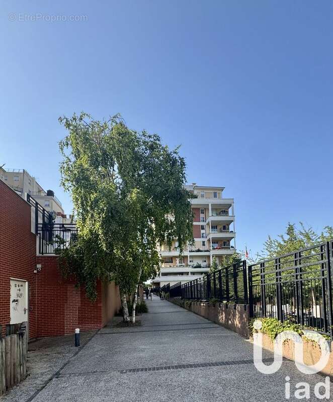 Photo 8 - Appartement à COURBEVOIE