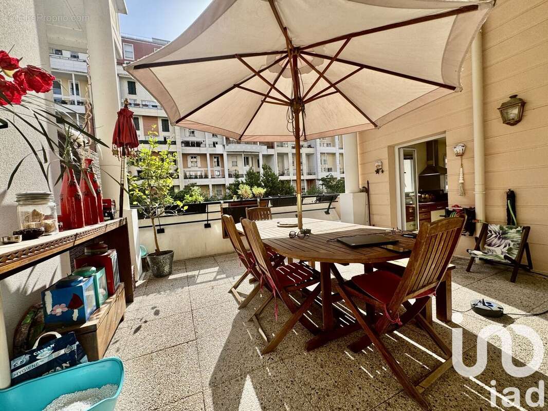 Photo 9 - Appartement à COURBEVOIE