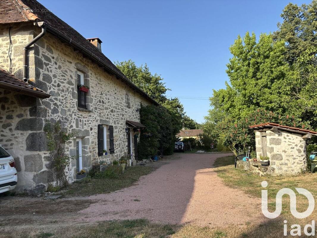 Photo 1 - Maison à SAINT-SAUD-LACOUSSIERE