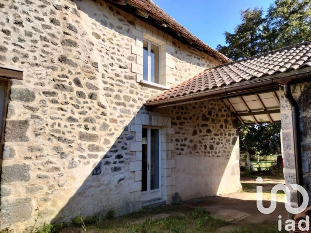 Photo 3 - Maison à SAINT-SAUD-LACOUSSIERE