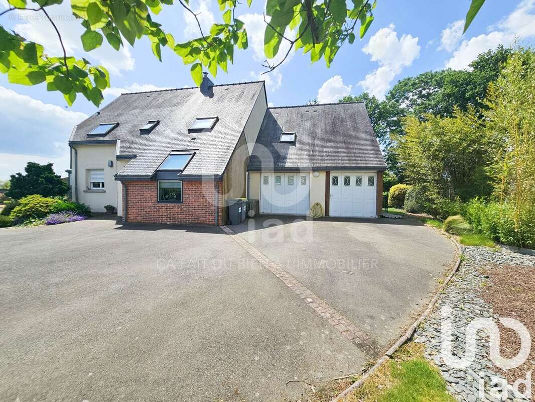 Photo 2 - Maison à SAINT-MEEN-LE-GRAND