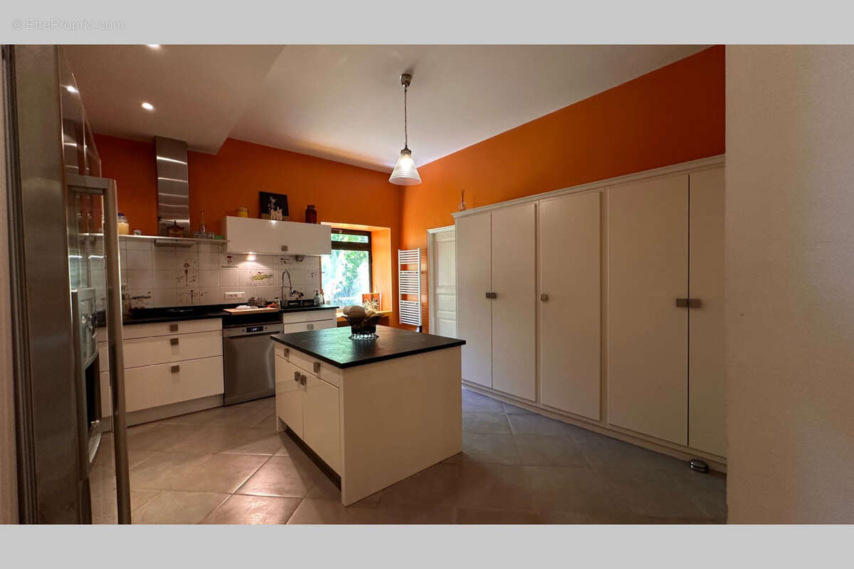 Maison à SAINT-RESTITUT