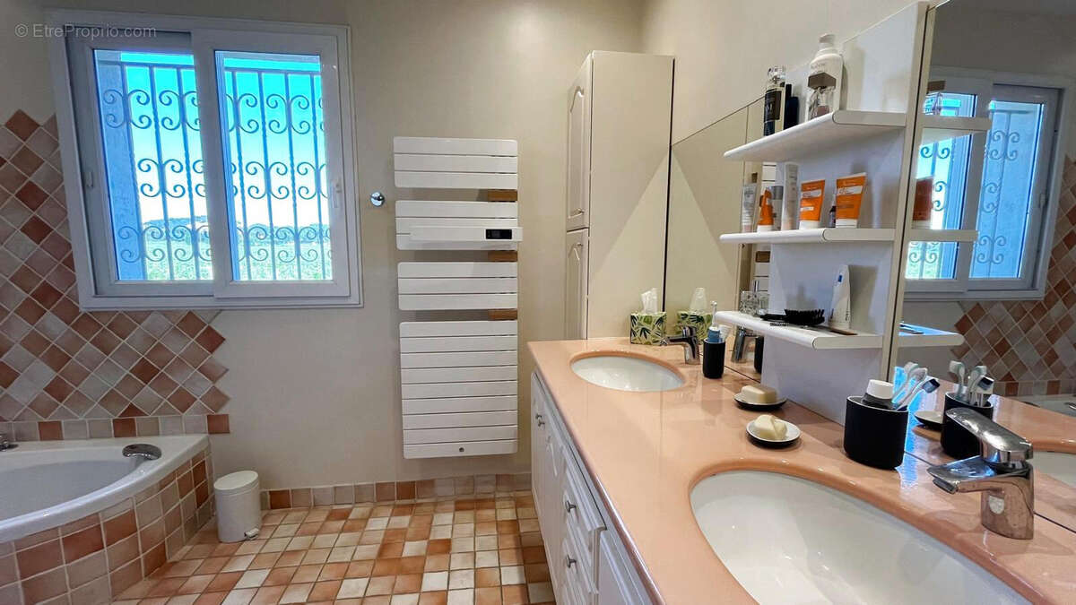 Maison à CHATEAUNEUF-DU-PAPE