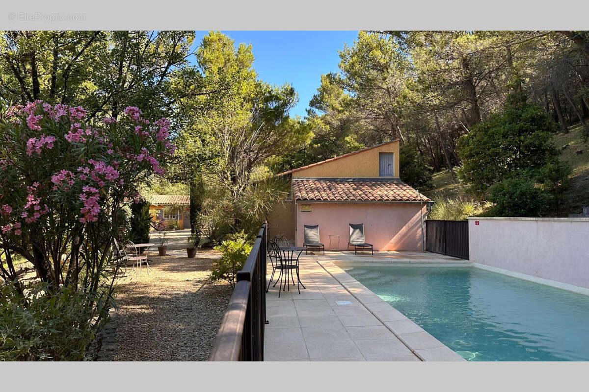 Maison à VAISON-LA-ROMAINE
