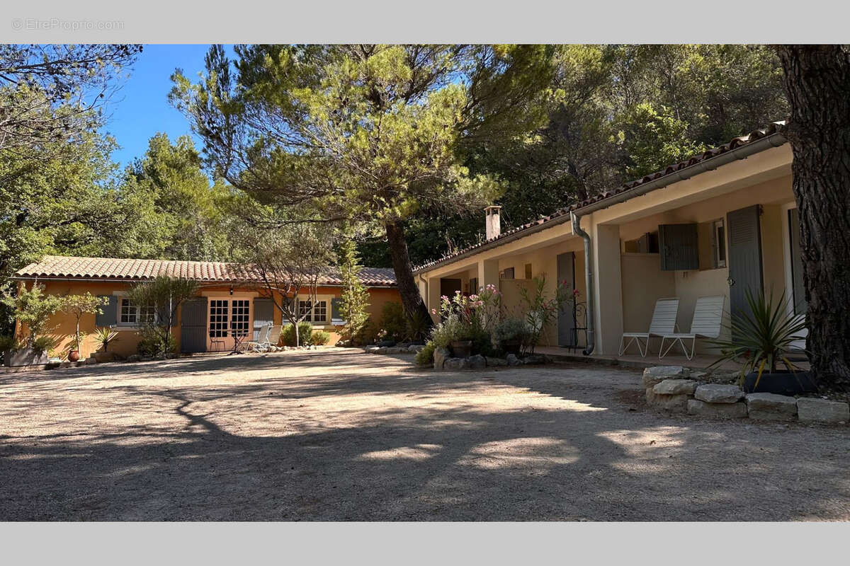 Maison à VAISON-LA-ROMAINE