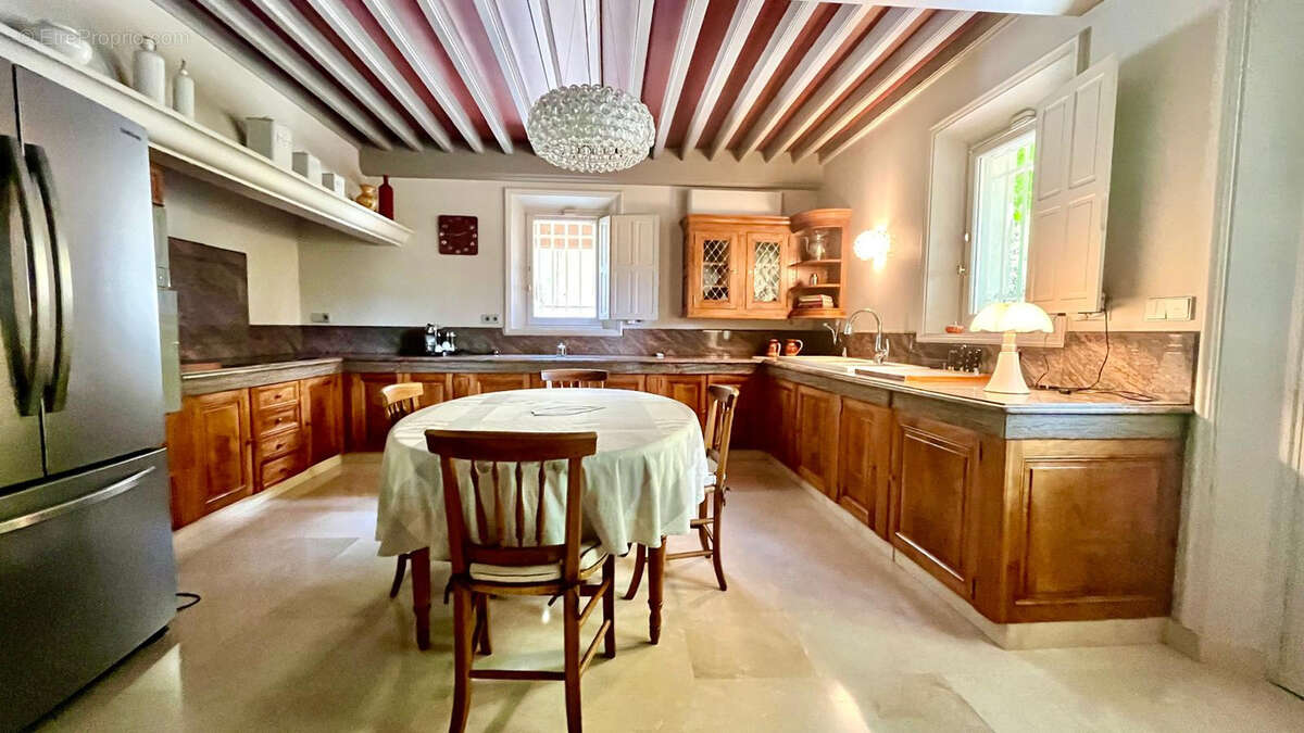 Maison à L&#039;ISLE-SUR-LA-SORGUE