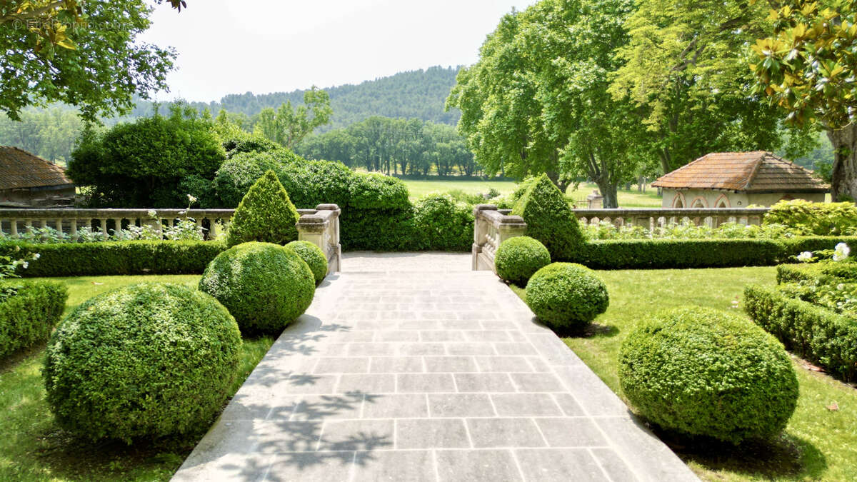 Maison à L&#039;ISLE-SUR-LA-SORGUE