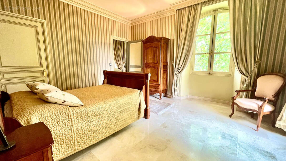 Maison à L&#039;ISLE-SUR-LA-SORGUE