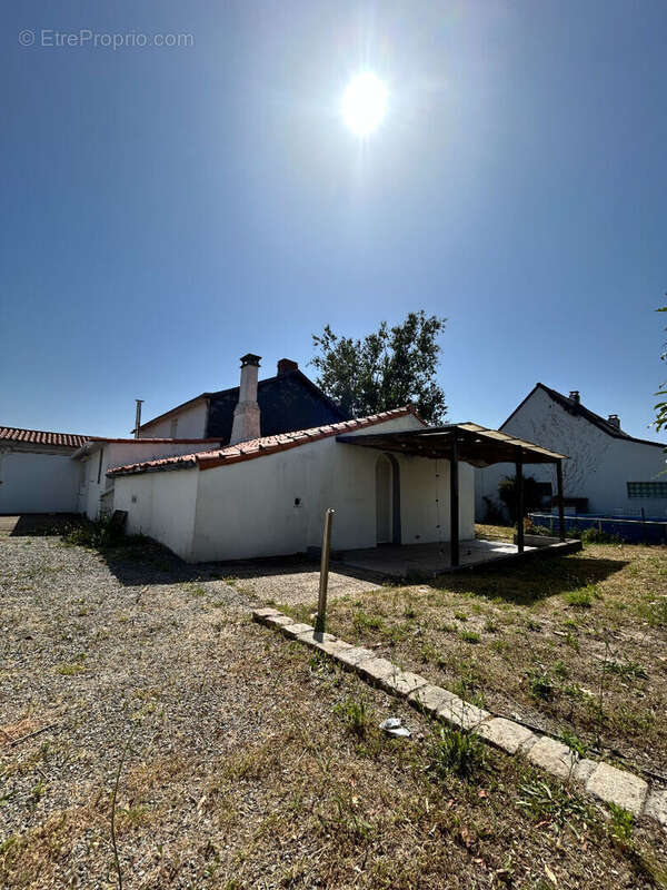 Maison à SAINTE-LUCE-SUR-LOIRE