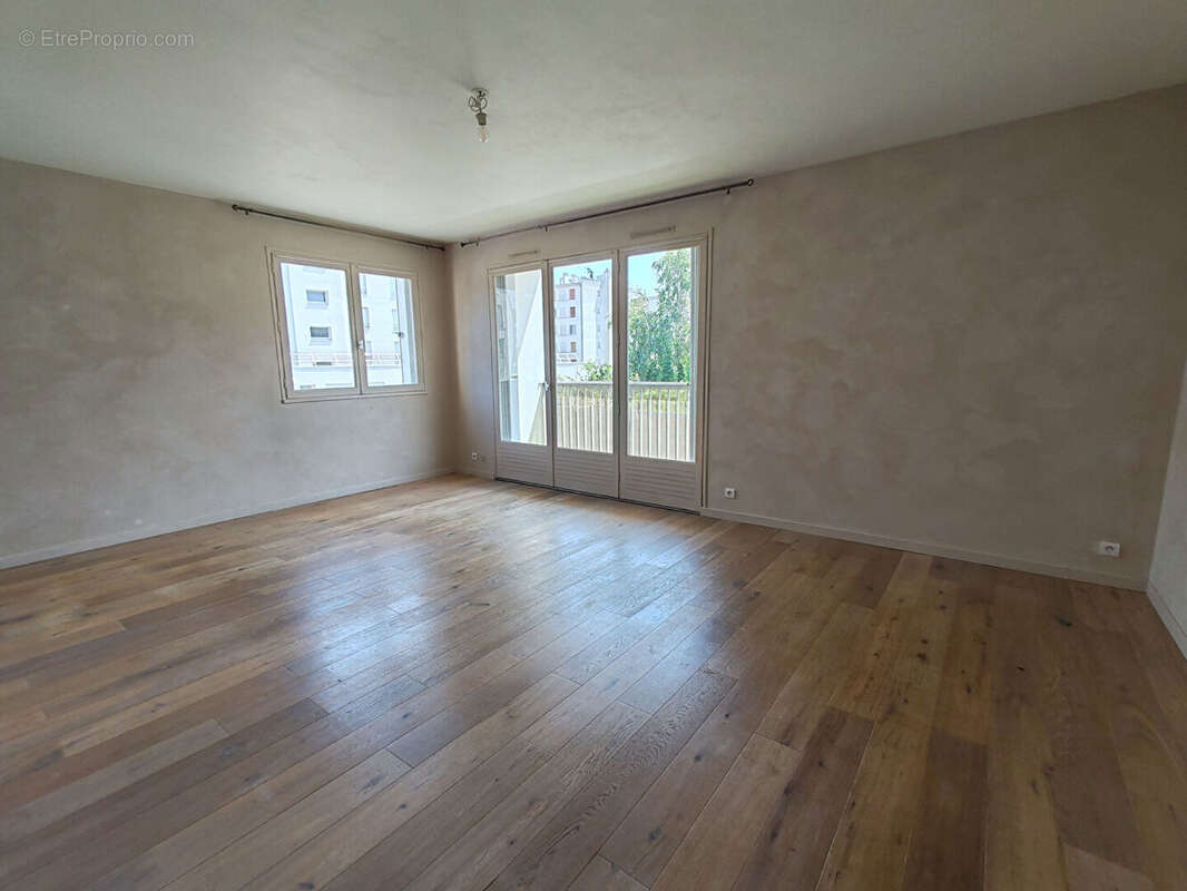 Appartement à SAINT-SEBASTIEN-SUR-LOIRE