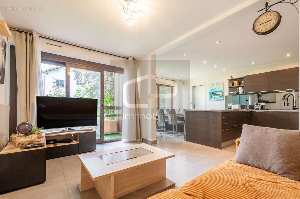 Appartement à MEYTHET