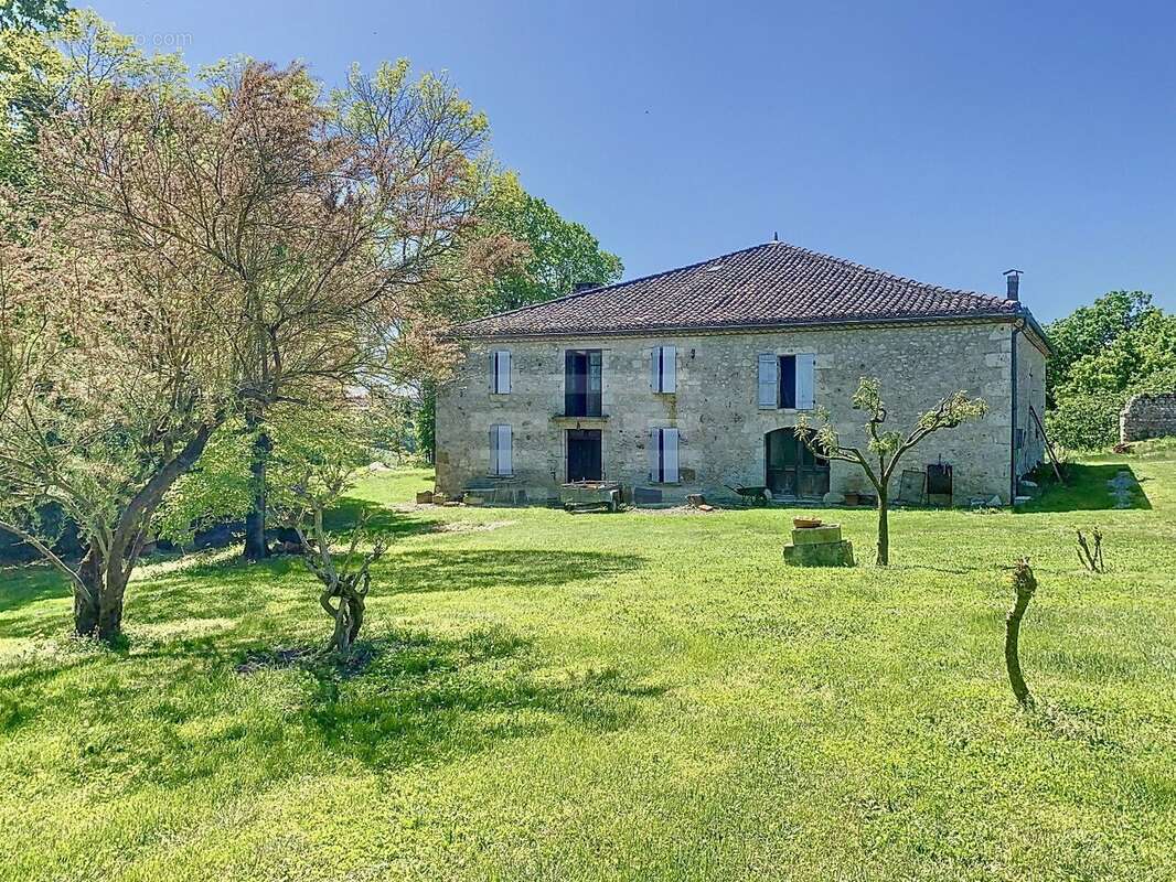 Maison à SAINT-CLAR