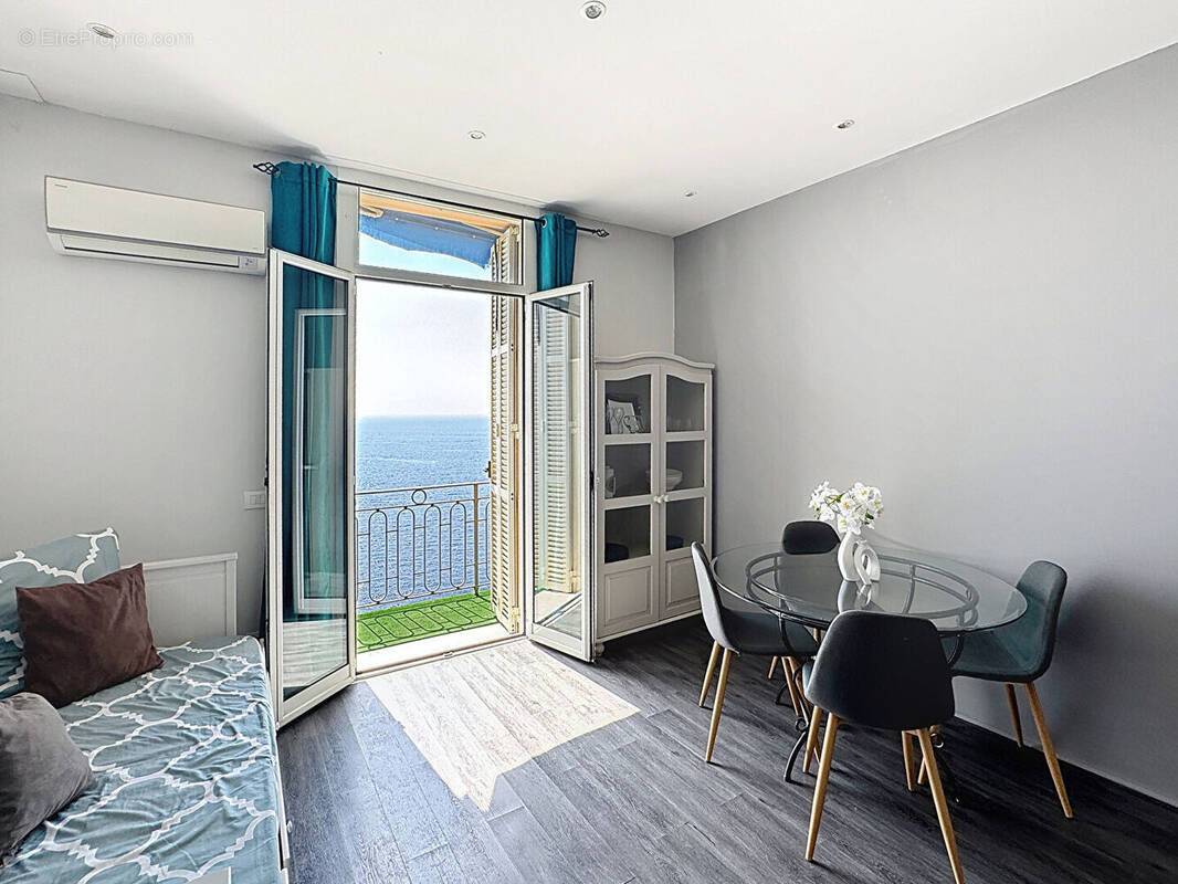 Appartement à ROQUEBRUNE-CAP-MARTIN