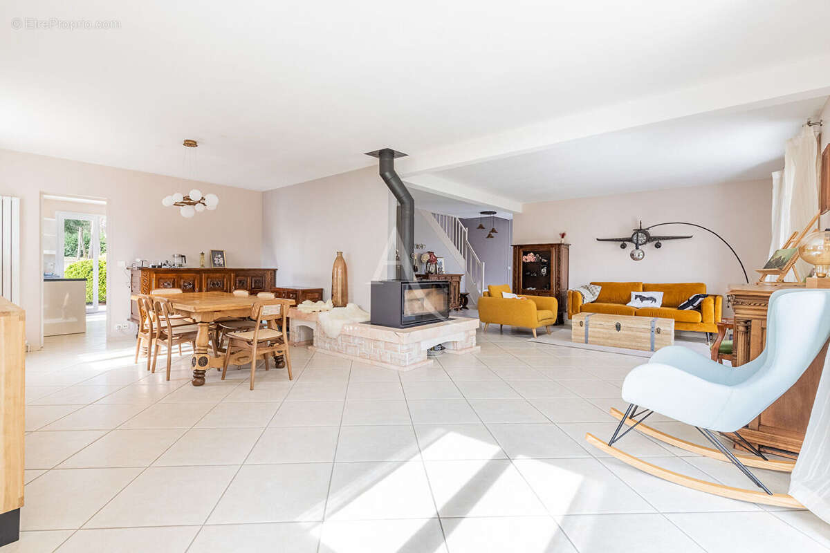 Maison à ANGERVILLIERS