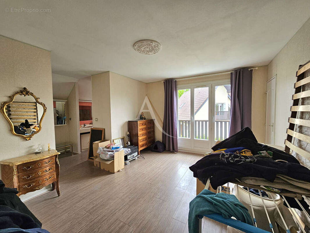 Maison à BURES-SUR-YVETTE