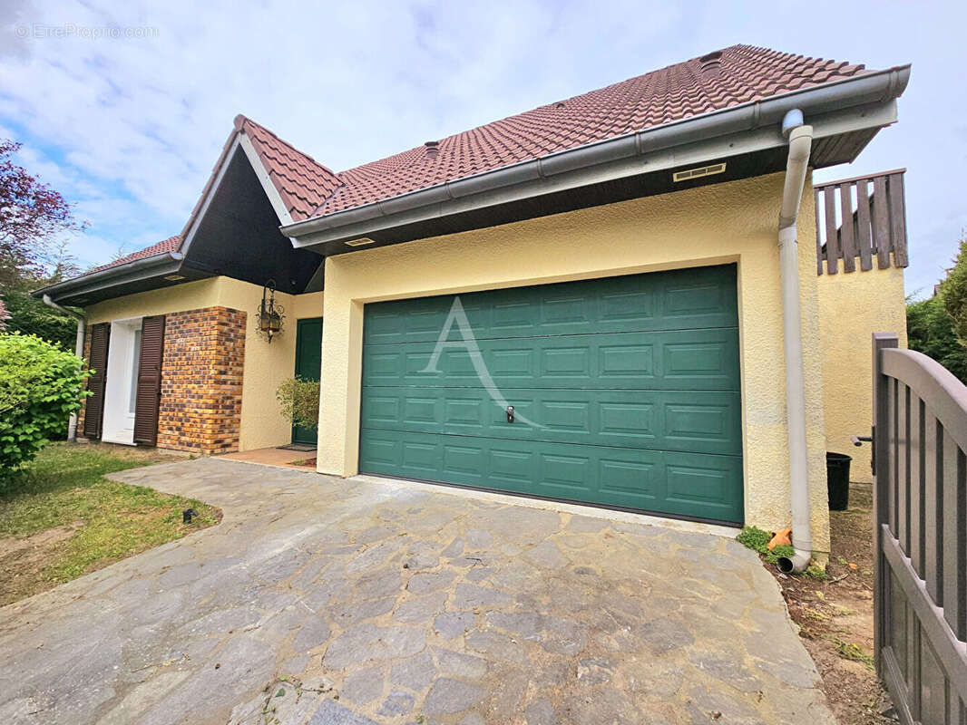 Maison à BURES-SUR-YVETTE