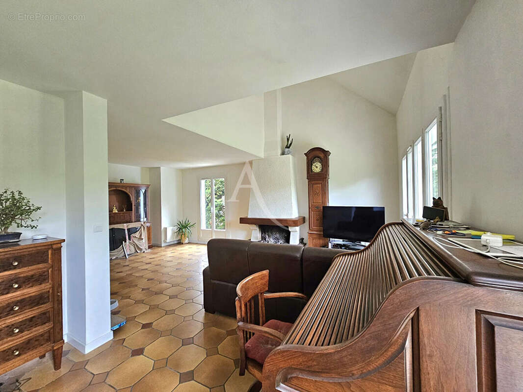 Maison à BURES-SUR-YVETTE