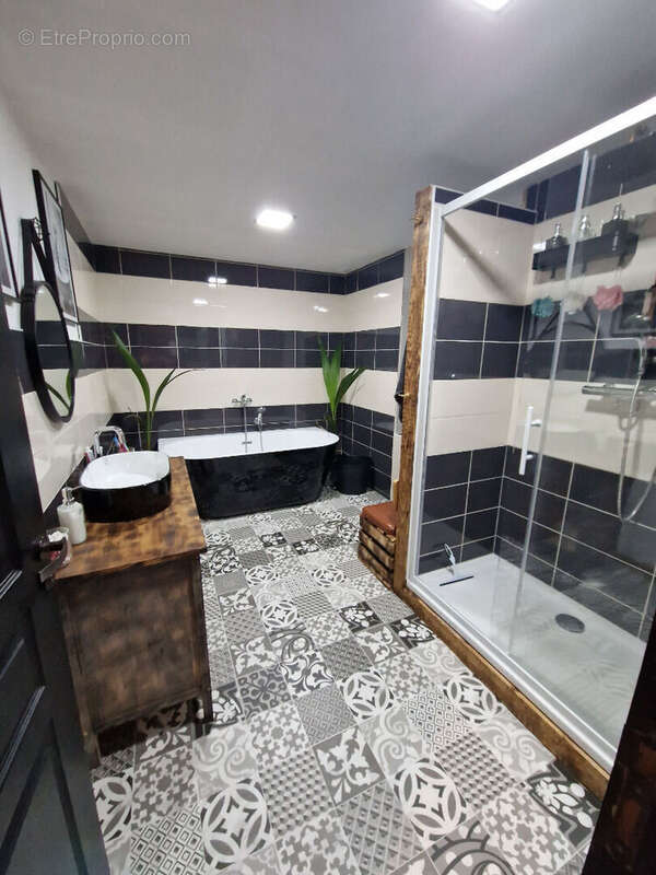 Maison à GLOS-LA-FERRIERE