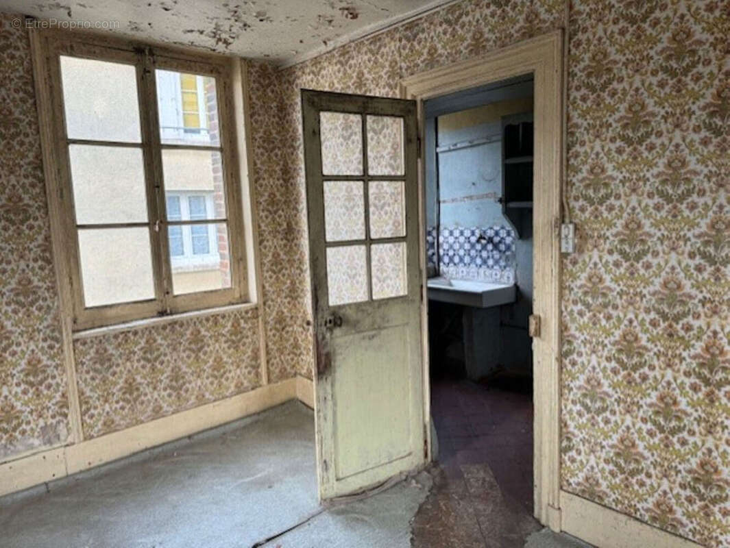 Maison à SAINTE-GAUBURGE-SAINTE-COLOMBE