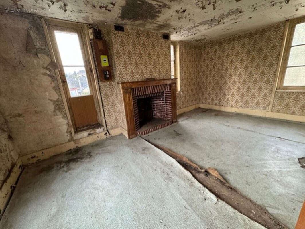 Maison à SAINTE-GAUBURGE-SAINTE-COLOMBE