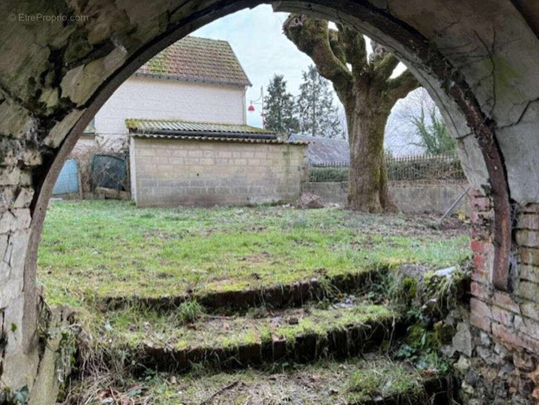 Maison à SAINTE-GAUBURGE-SAINTE-COLOMBE