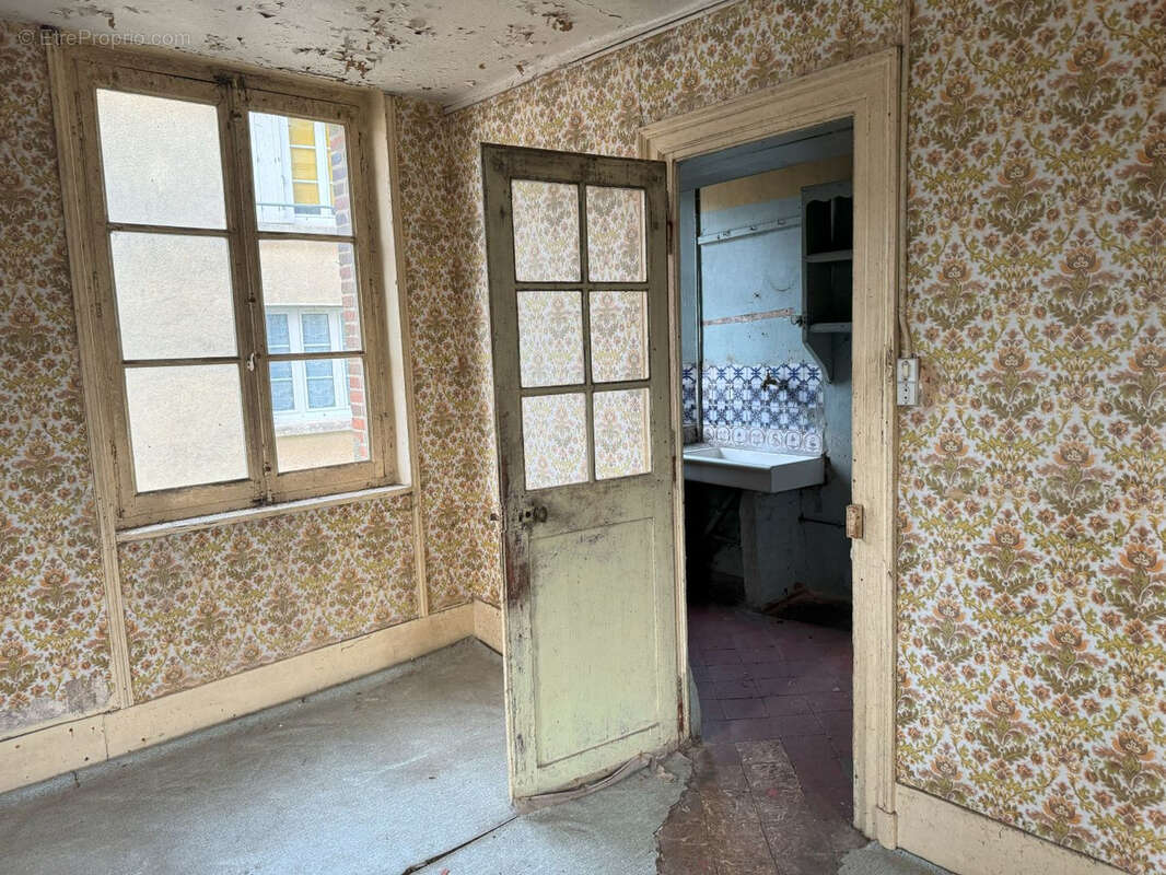 Maison à SAINTE-GAUBURGE-SAINTE-COLOMBE