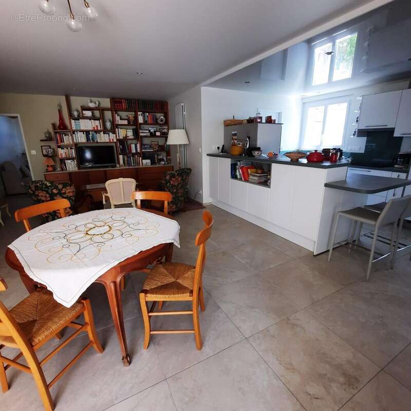 Maison à SAINTE-LUCE-SUR-LOIRE