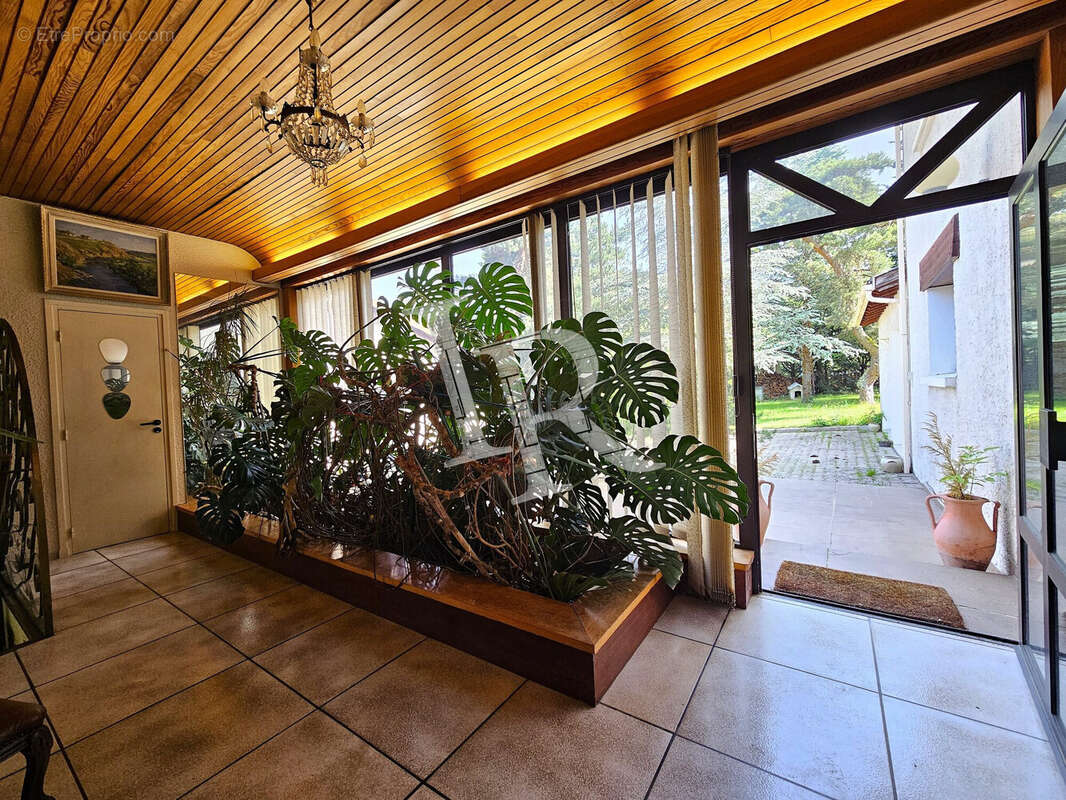 Maison à BRIVES-CHARENSAC