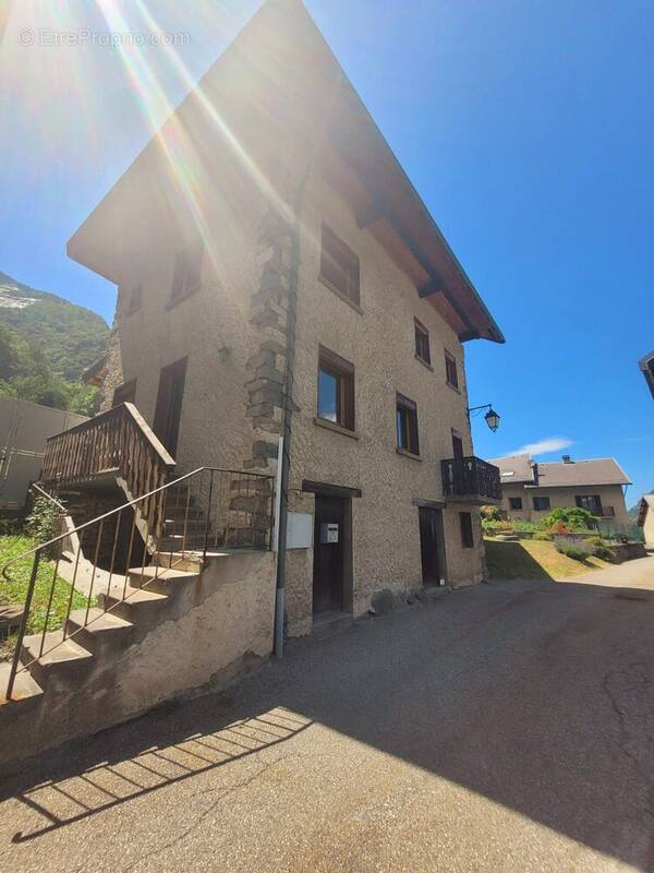 Maison à MONTRICHER-ALBANNE