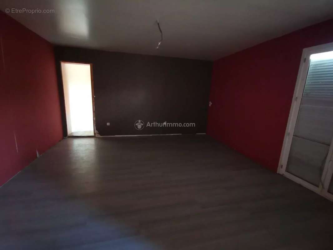 Maison à DAMMARTIN-SUR-MEUSE