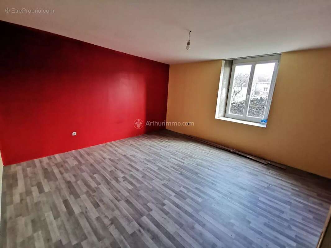 Maison à DAMMARTIN-SUR-MEUSE