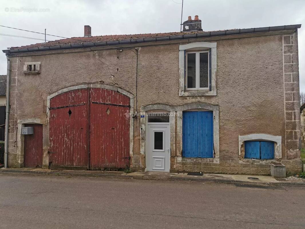 Maison à BREUVANNES-EN-BASSIGNY