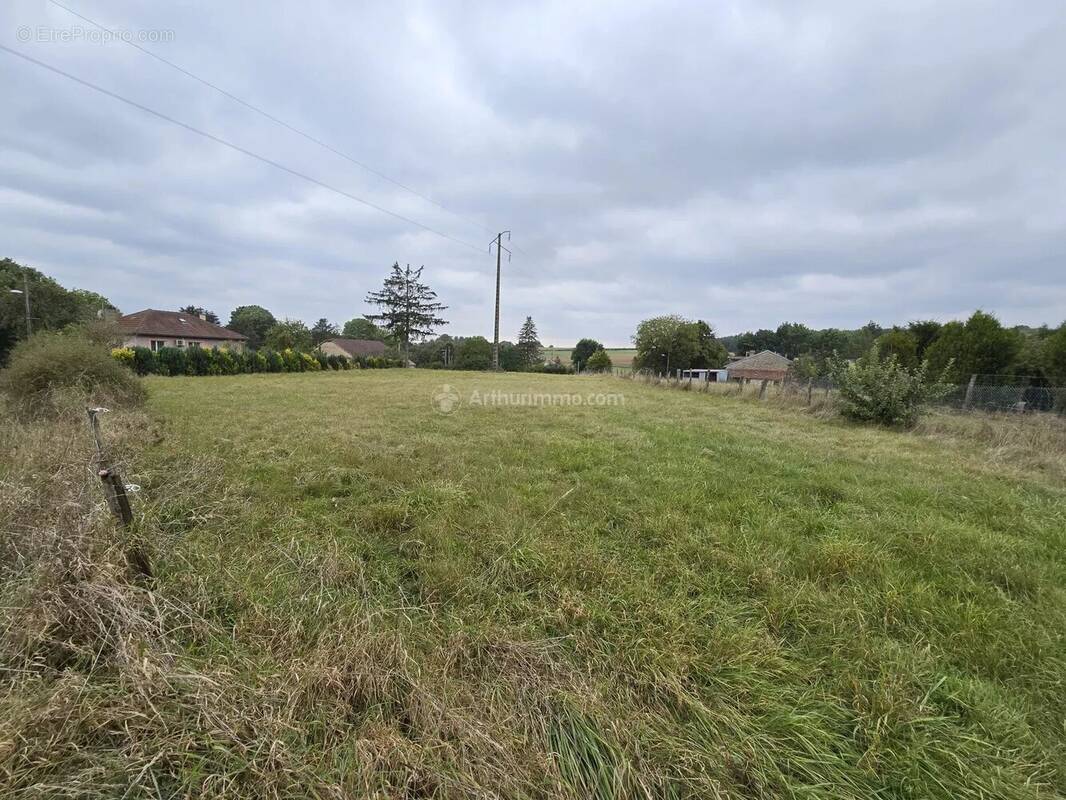 Terrain à BIESLES