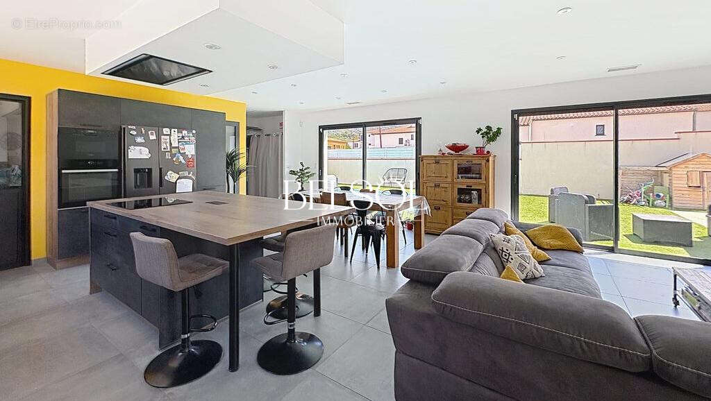 Maison à MONTESQUIEU-DES-ALBERES