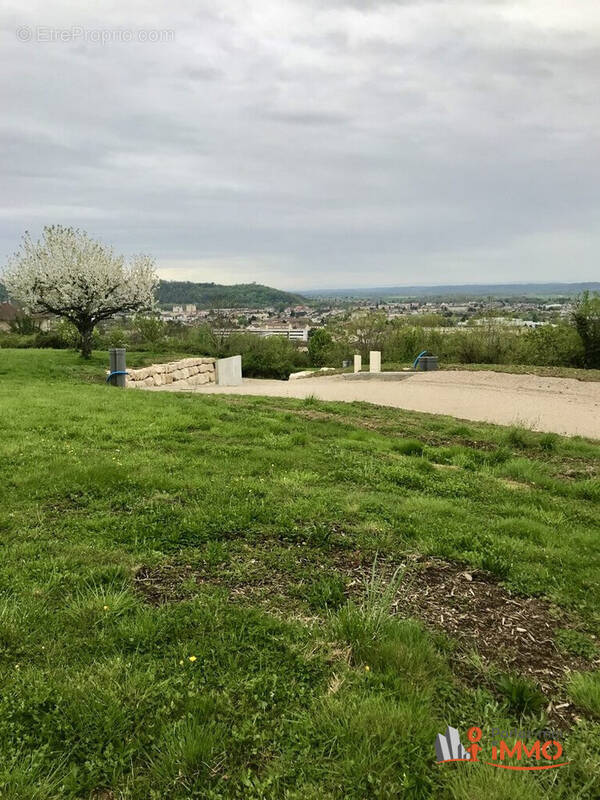 Terrain à AMBERIEU-EN-BUGEY