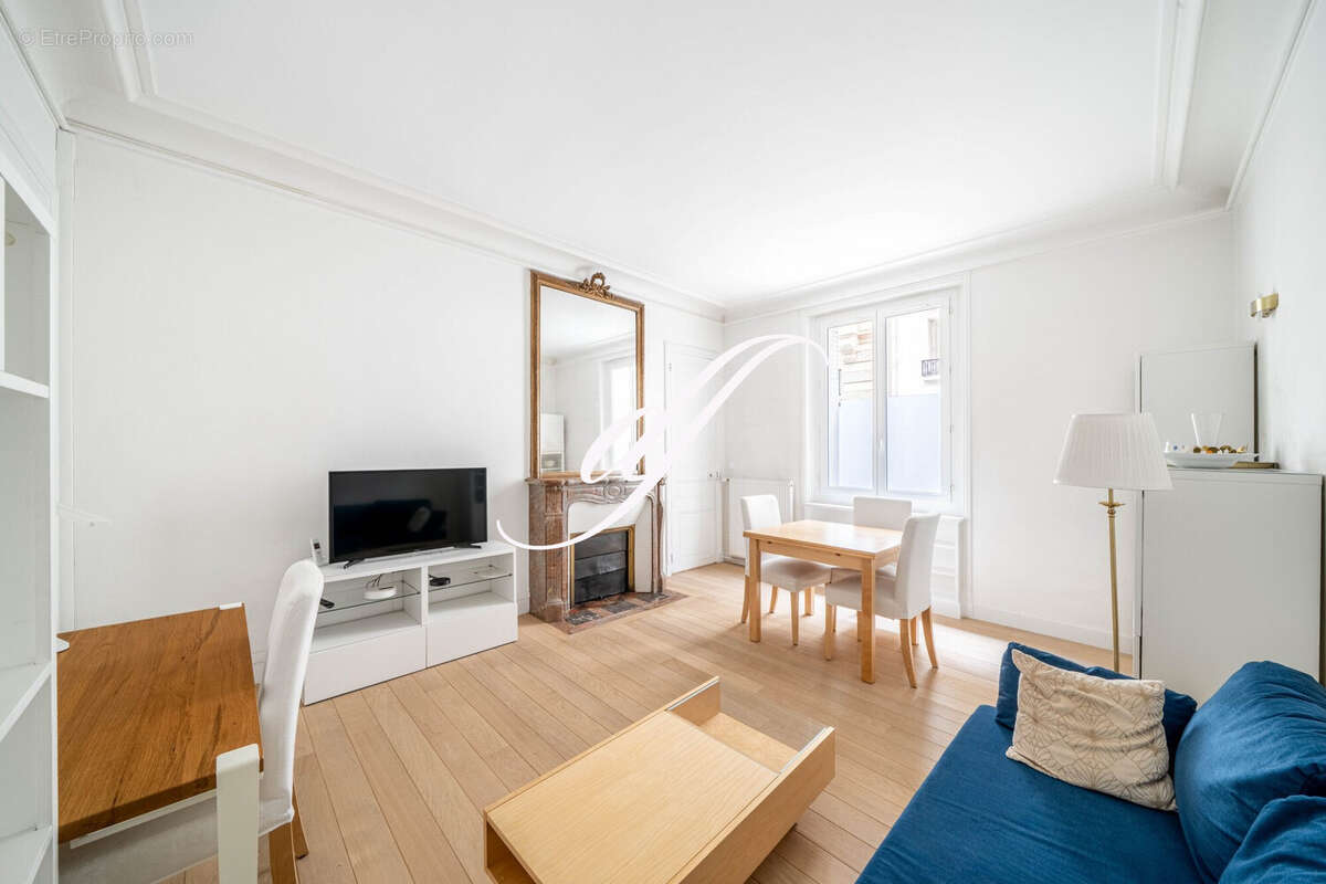 Commerce à PARIS-6E