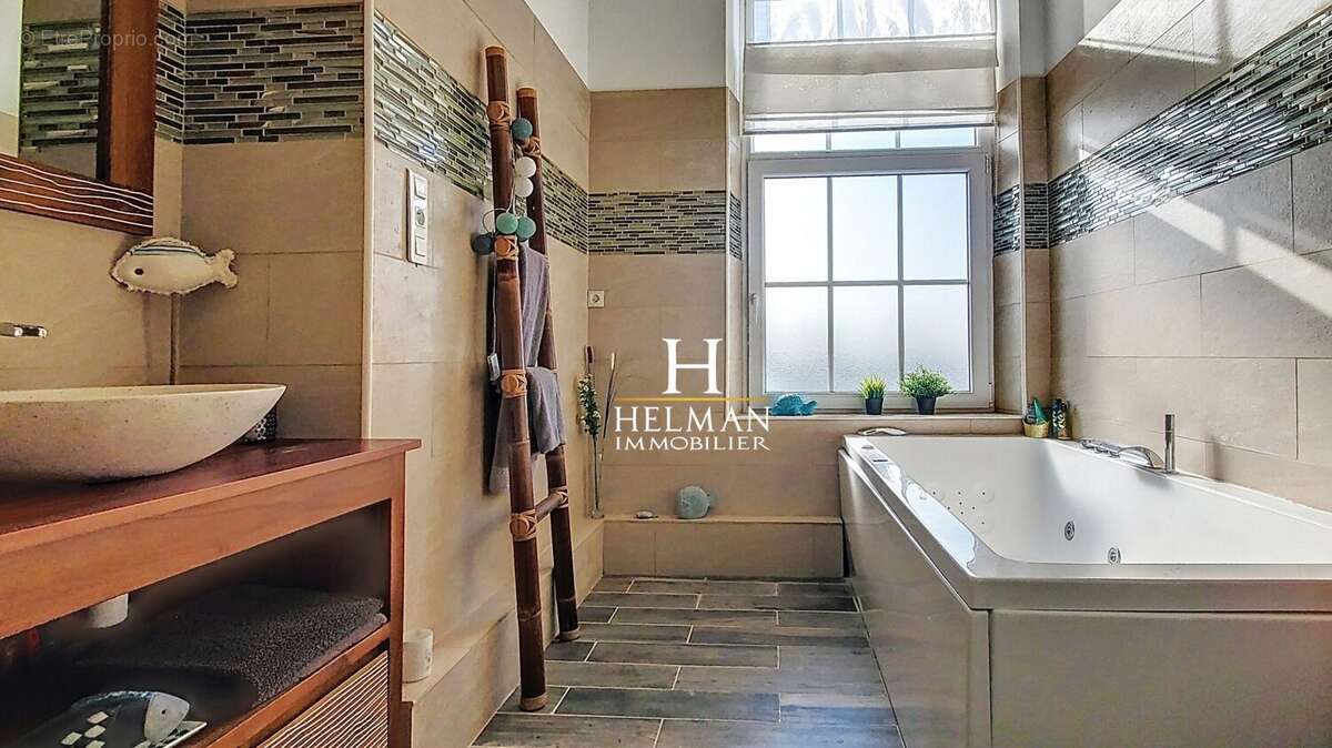 Maison à SAINT-MARTIN-BOULOGNE