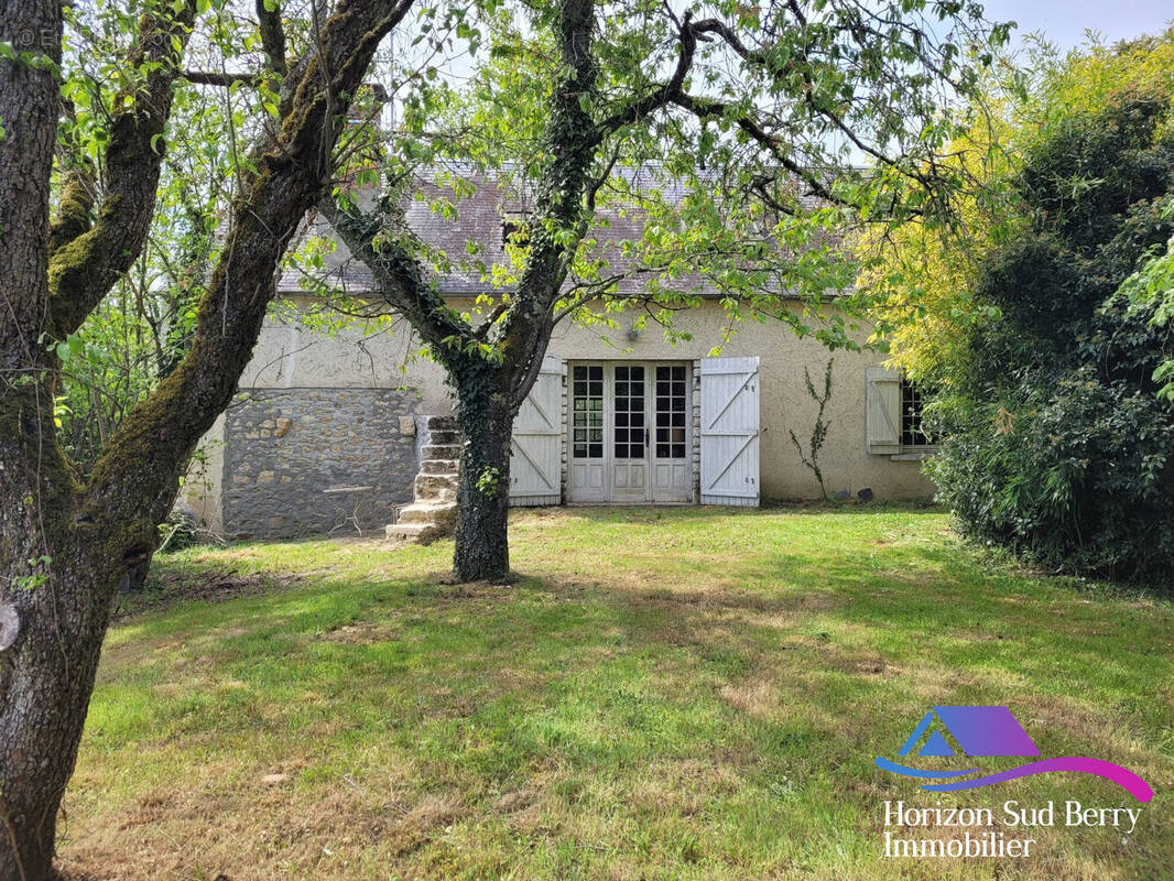 Façade arrière - Maison à THEVET-SAINT-JULIEN