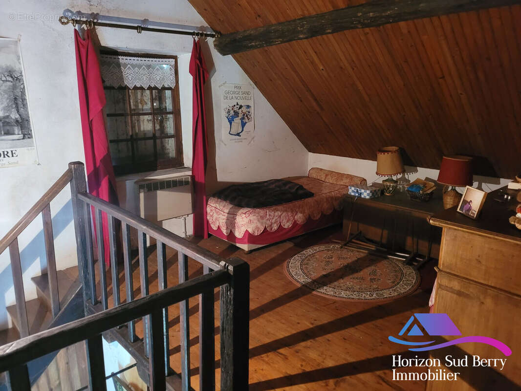 Mezzanine - Maison à THEVET-SAINT-JULIEN