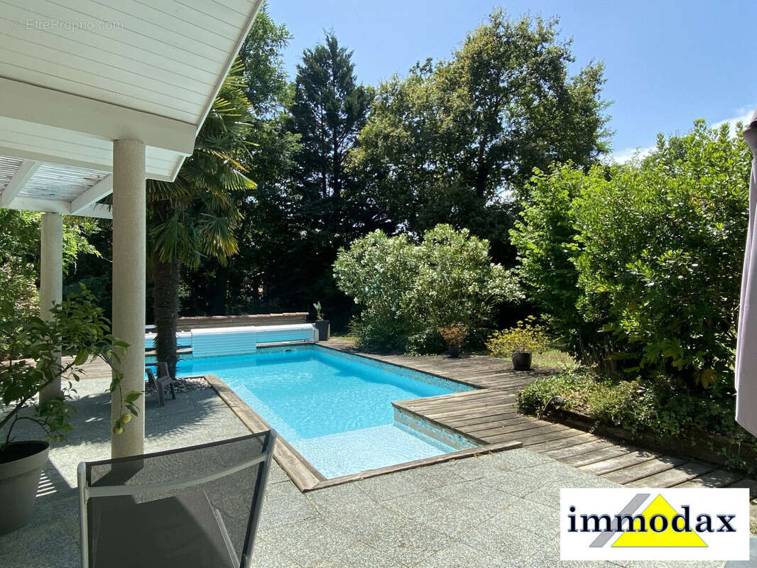 Maison à SAUGNAC-ET-CAMBRAN