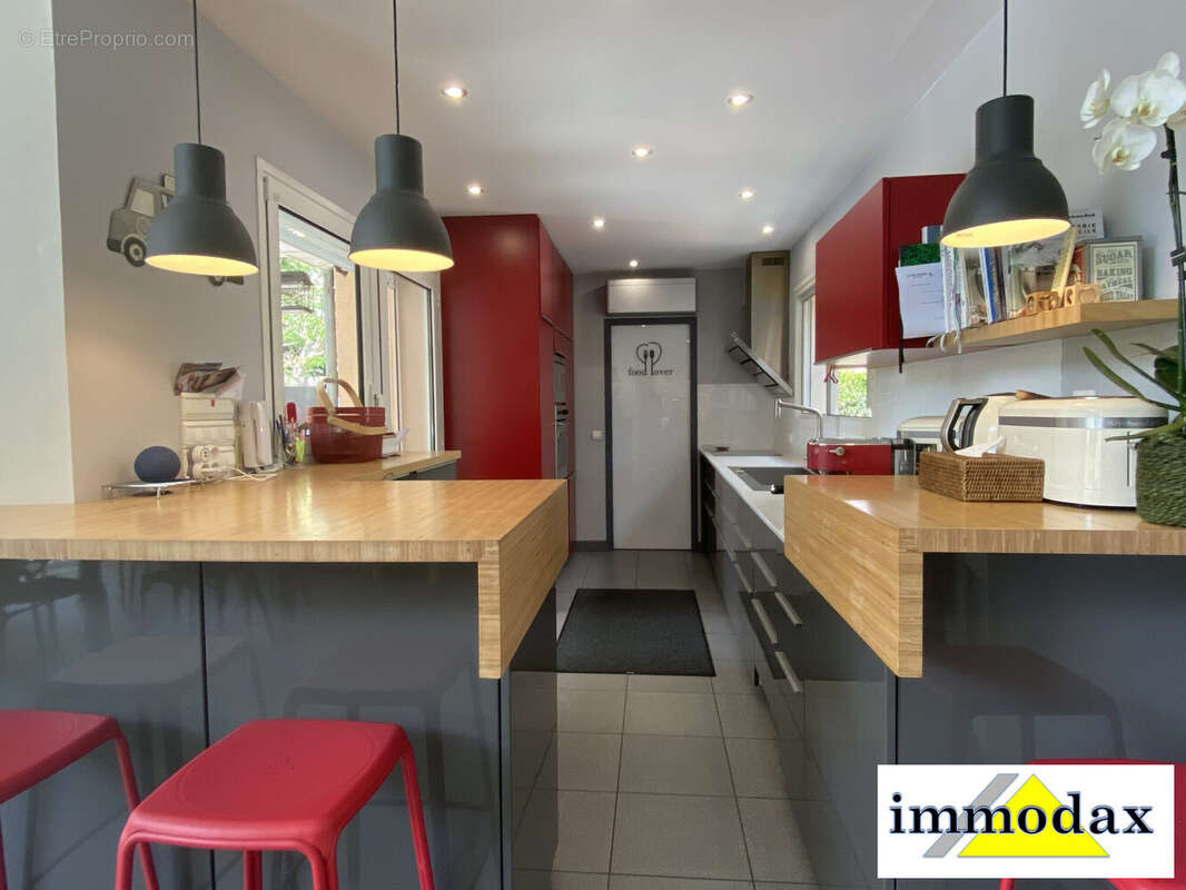 Maison à SAUGNAC-ET-CAMBRAN