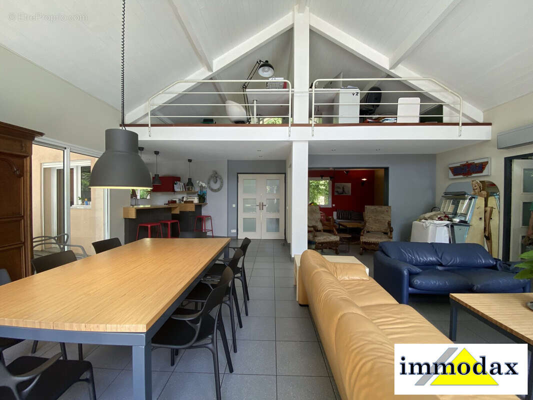 Maison à SAUGNAC-ET-CAMBRAN