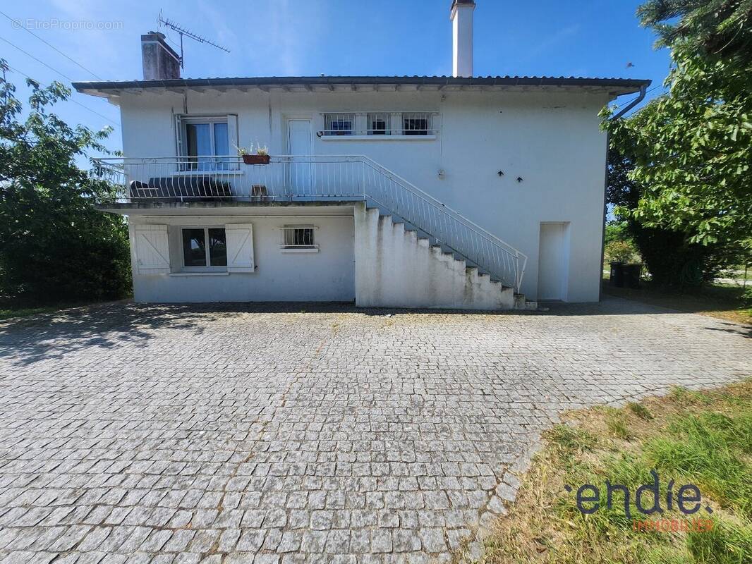 Maison à LABASTIDETTE