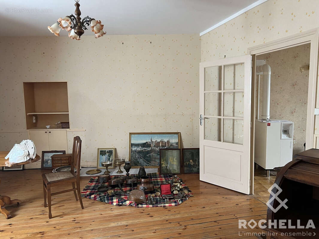 Maison à SAINT-JEAN-D'ANGELY