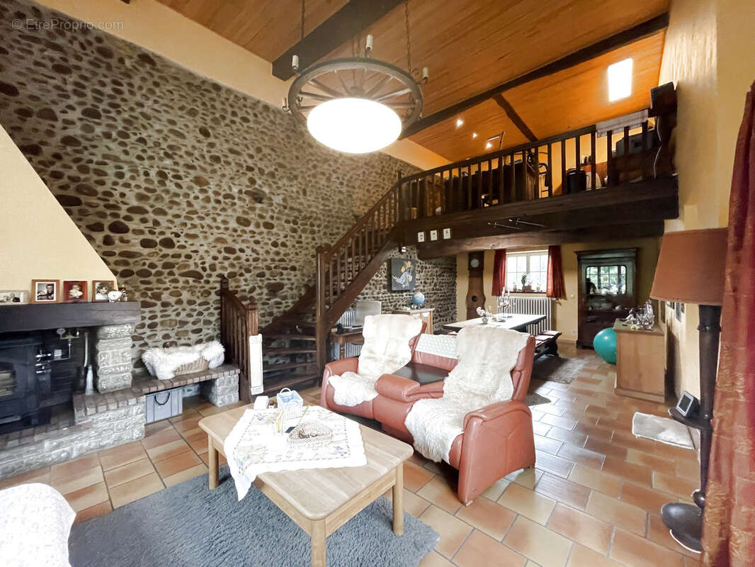 Maison à PUYDARRIEUX