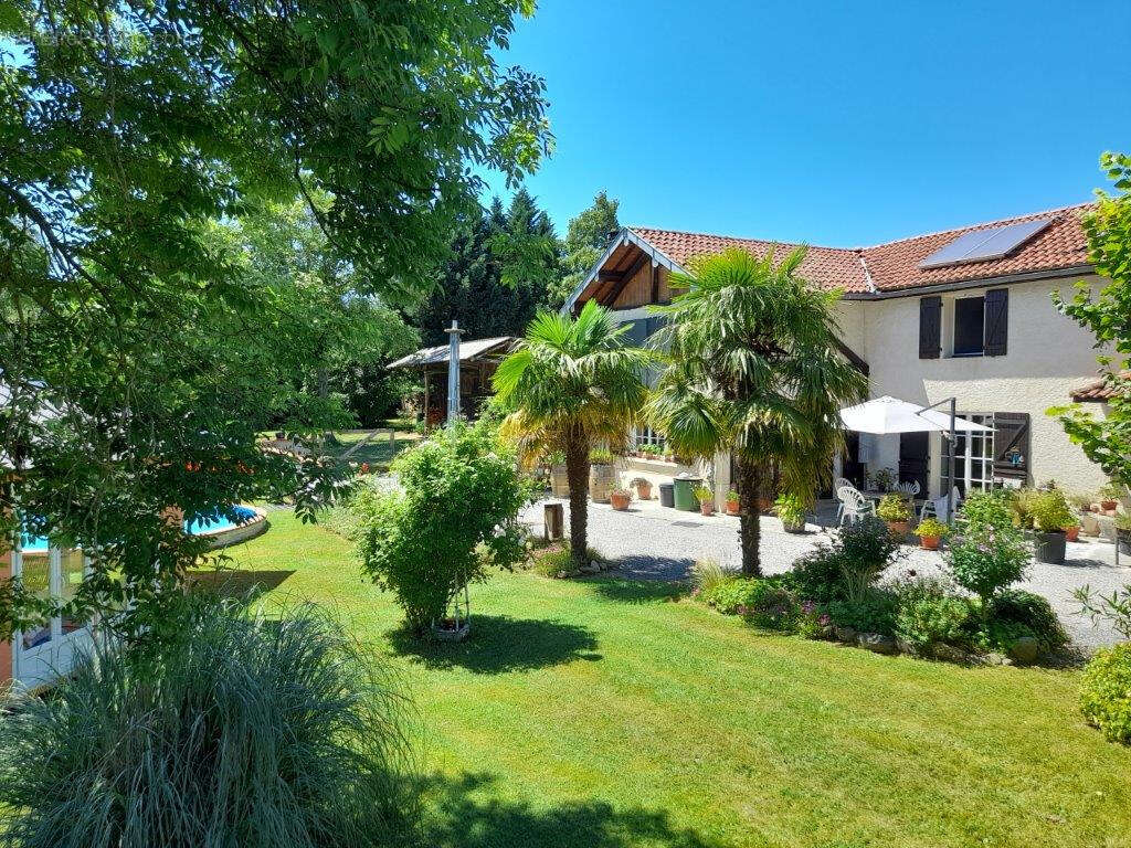 Maison à PUYDARRIEUX