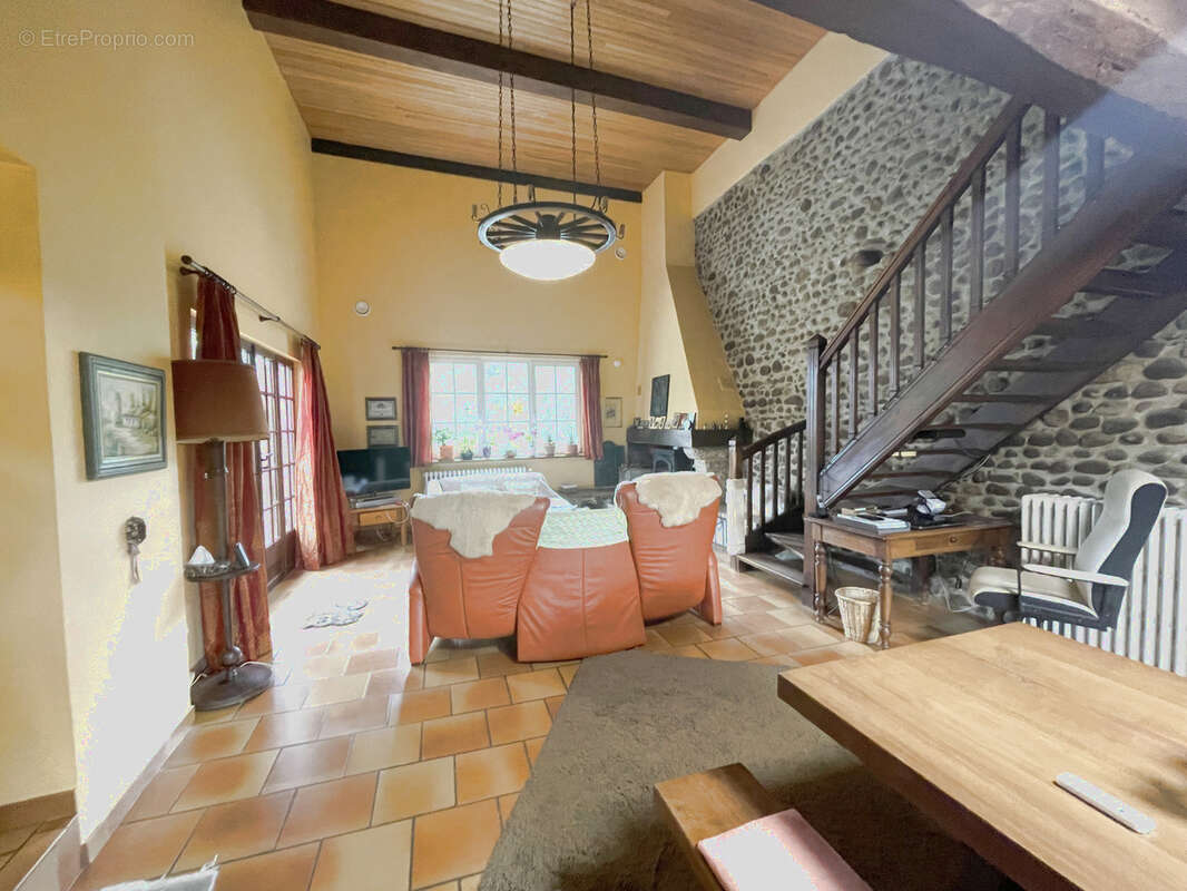 Maison à PUYDARRIEUX