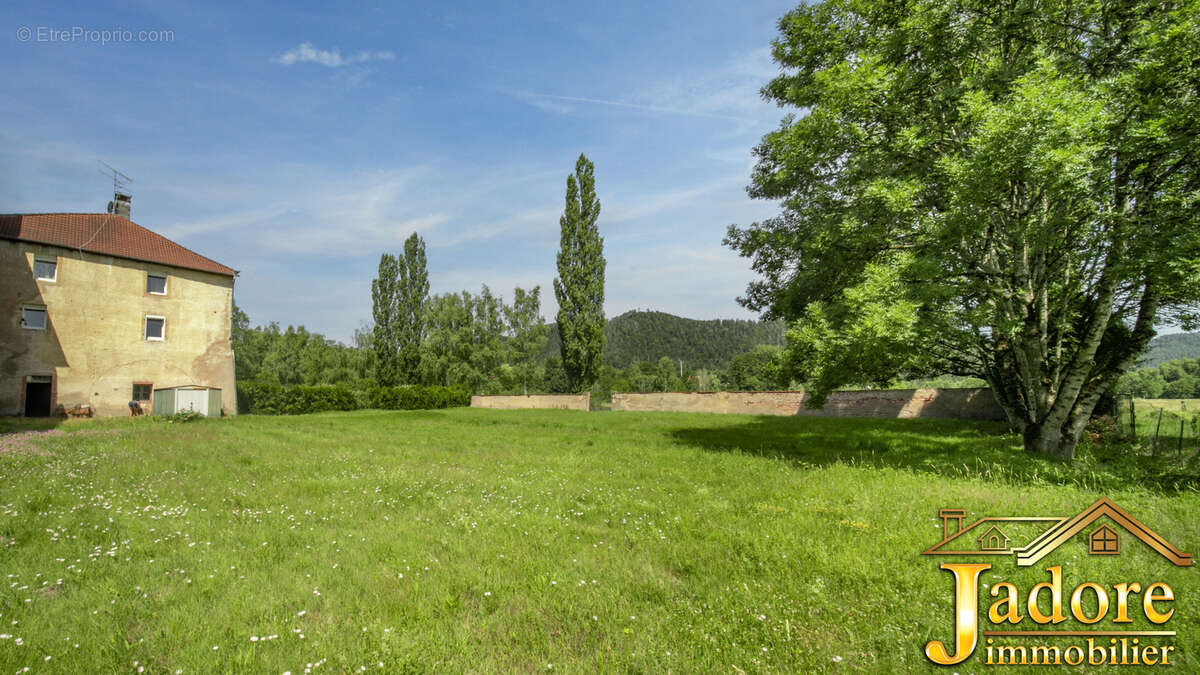 Maison à ETIVAL-CLAIREFONTAINE