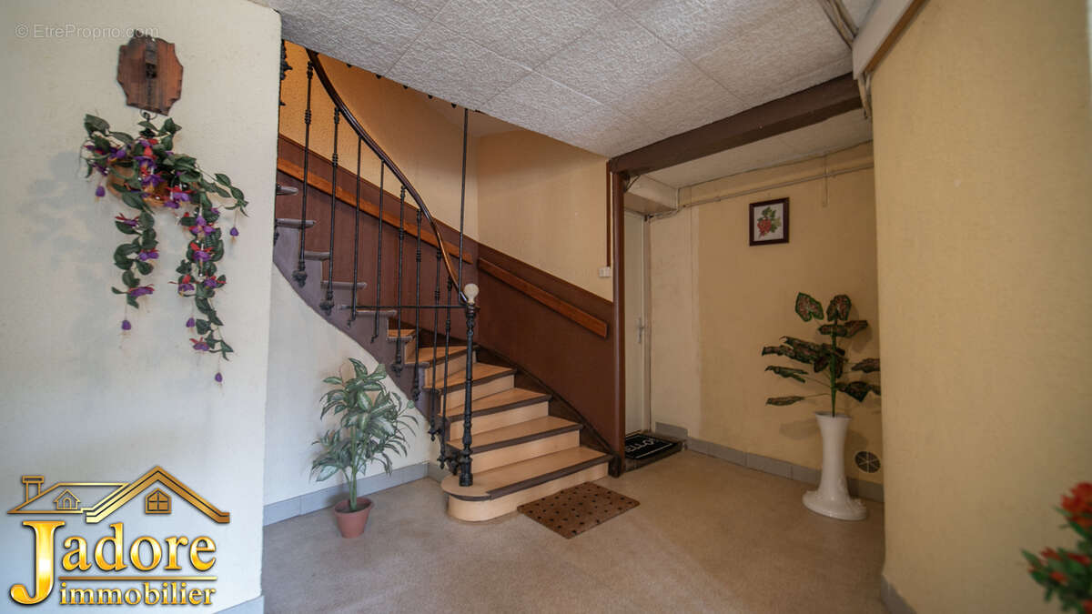 Maison à ETIVAL-CLAIREFONTAINE